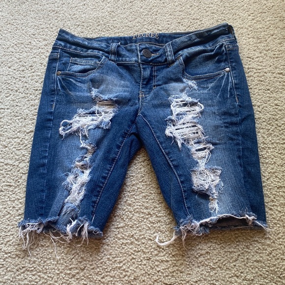 Decree Sequin Distressed Denim Shorts — Size 3!! - Picture 1 of 6